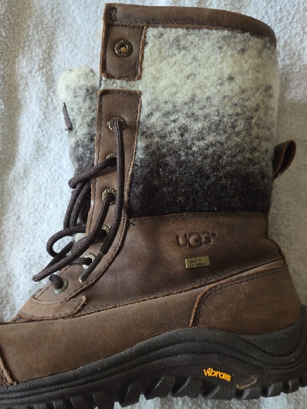 Vibram Sole Outdoor Boot - Black Brown Ugg